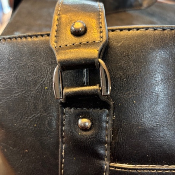 Kenneth Cole (NWOT) Large Leather black bag- Laptop,briefcase,tote, travel - Picture 4 of 6